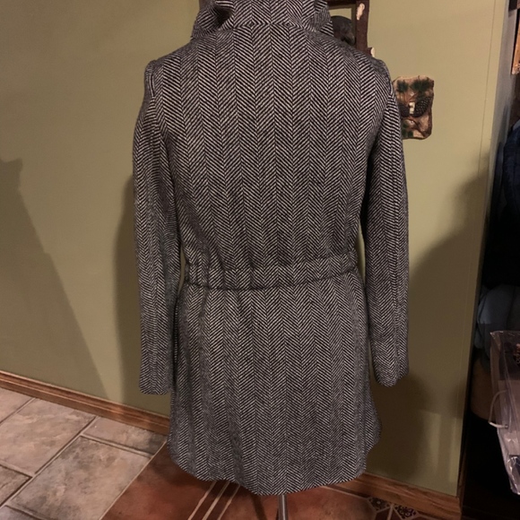 Coat - Picture 3 of 4